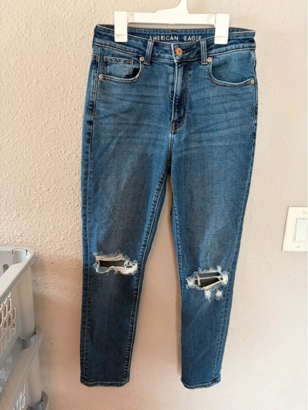 American Eagle Mom Jean Dark Wash size 2 regular